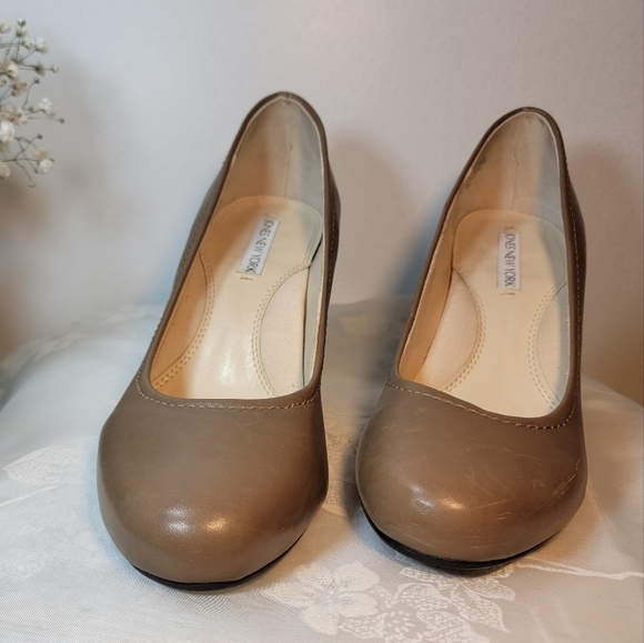 Jones New York heels very comfortable tan great condition - Picture 4 of 12